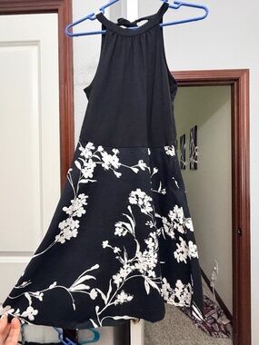 Sleeveless A-line Floral Flare Dress - Size S